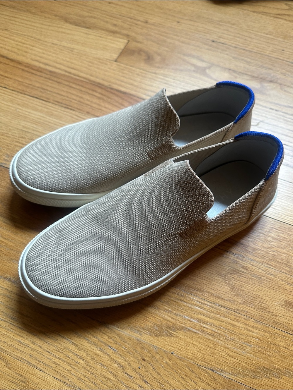 Women’s Rothy’s Slip-On Canvas Sneakers in Beige with Blue Heel Accent sz 10